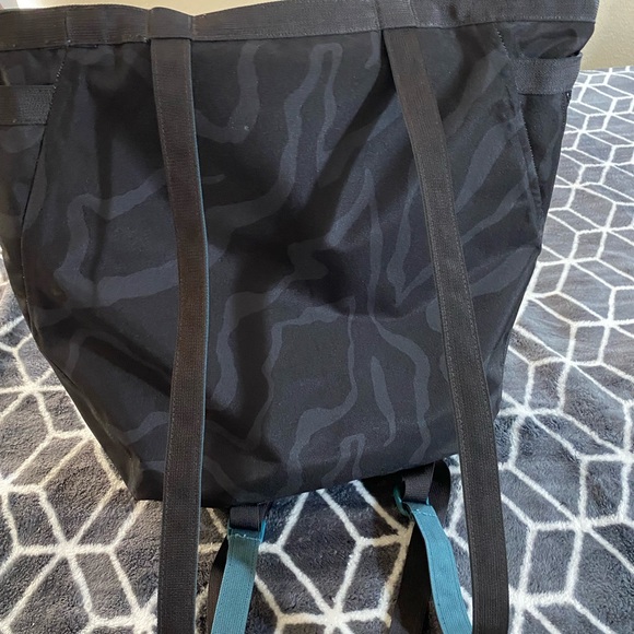 Selling my Patagonia 3 set waterproof sold together!! Great for traveling. - Picture 13 of 14